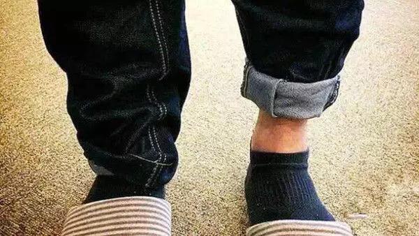 男生穿束腳褲配什么鞋才好看